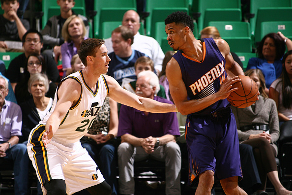 内线球员往 内线球员往