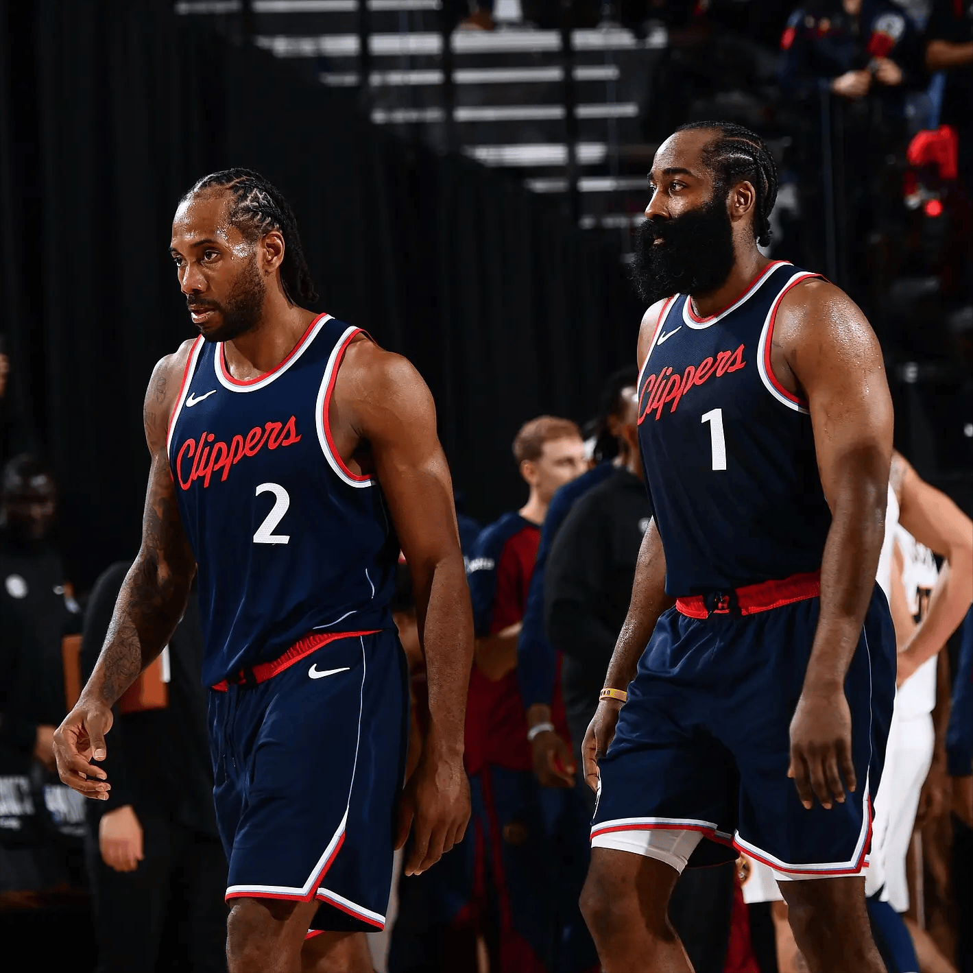 与更衣室秩 与更衣室秩